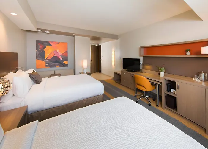 Hotels with pool Courtyard By Marriott Phoenix Downtown